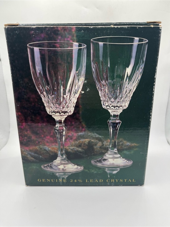 Blarney Other - Genuine 24% Lead Crystal Wine Glasses - Clear Crystal Set of 2. NIB